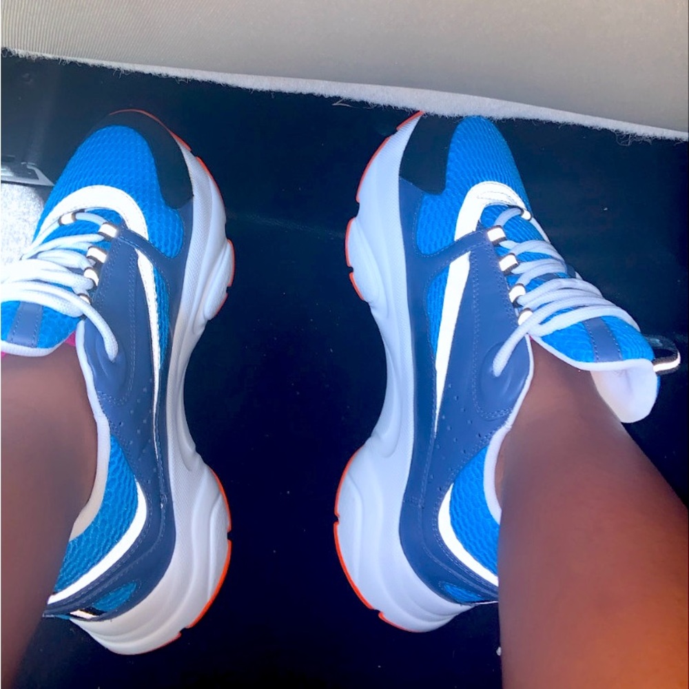 B22 Christian Dior sneakers!